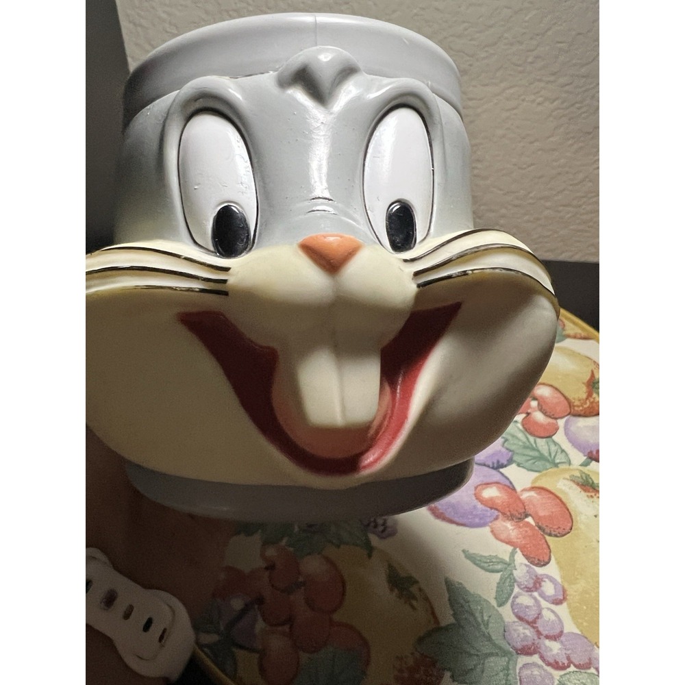 1992 Looney Tunes Bugs Bunny 3D Plastic Vinyl Mug Cup Warner Brothers